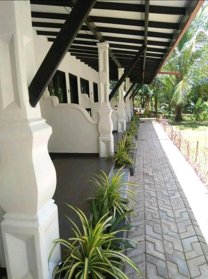 Amron Resort Сигирия Стая снимка